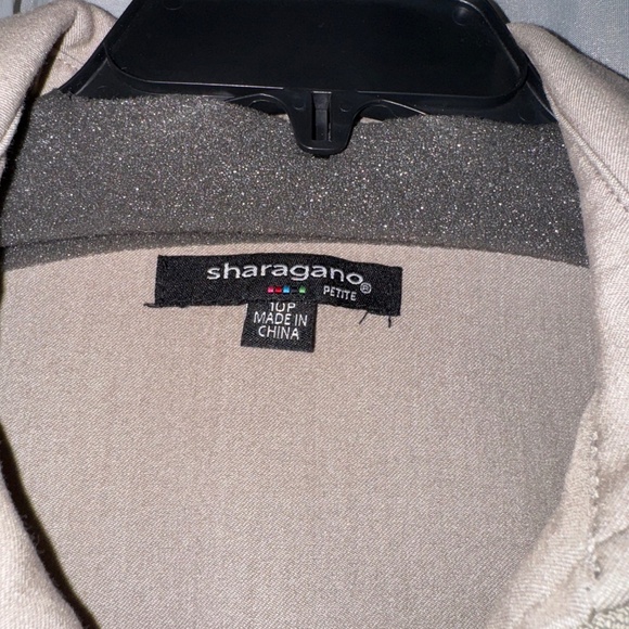 Beige dress metal accent - Picture 3 of 3